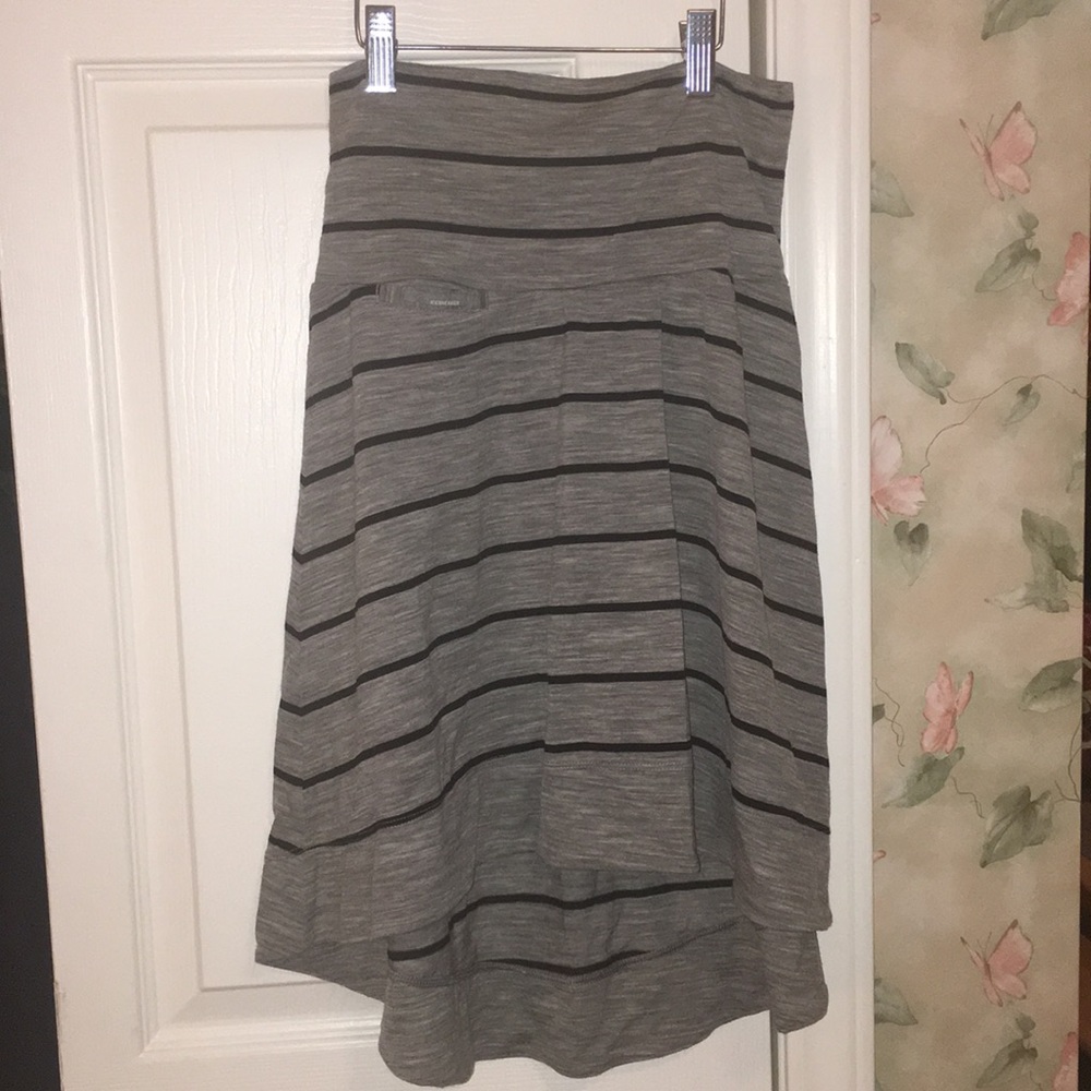 Xs icebreaker grey black striped high low skirt